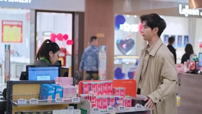 2000 亿:年轻人不谈恋爱了?冰球突破避孕套卖不动了情趣用品却破(图5) 2000 亿:年轻人不谈恋爱了?冰球突破避孕套卖不动了情趣用品却破(图5)